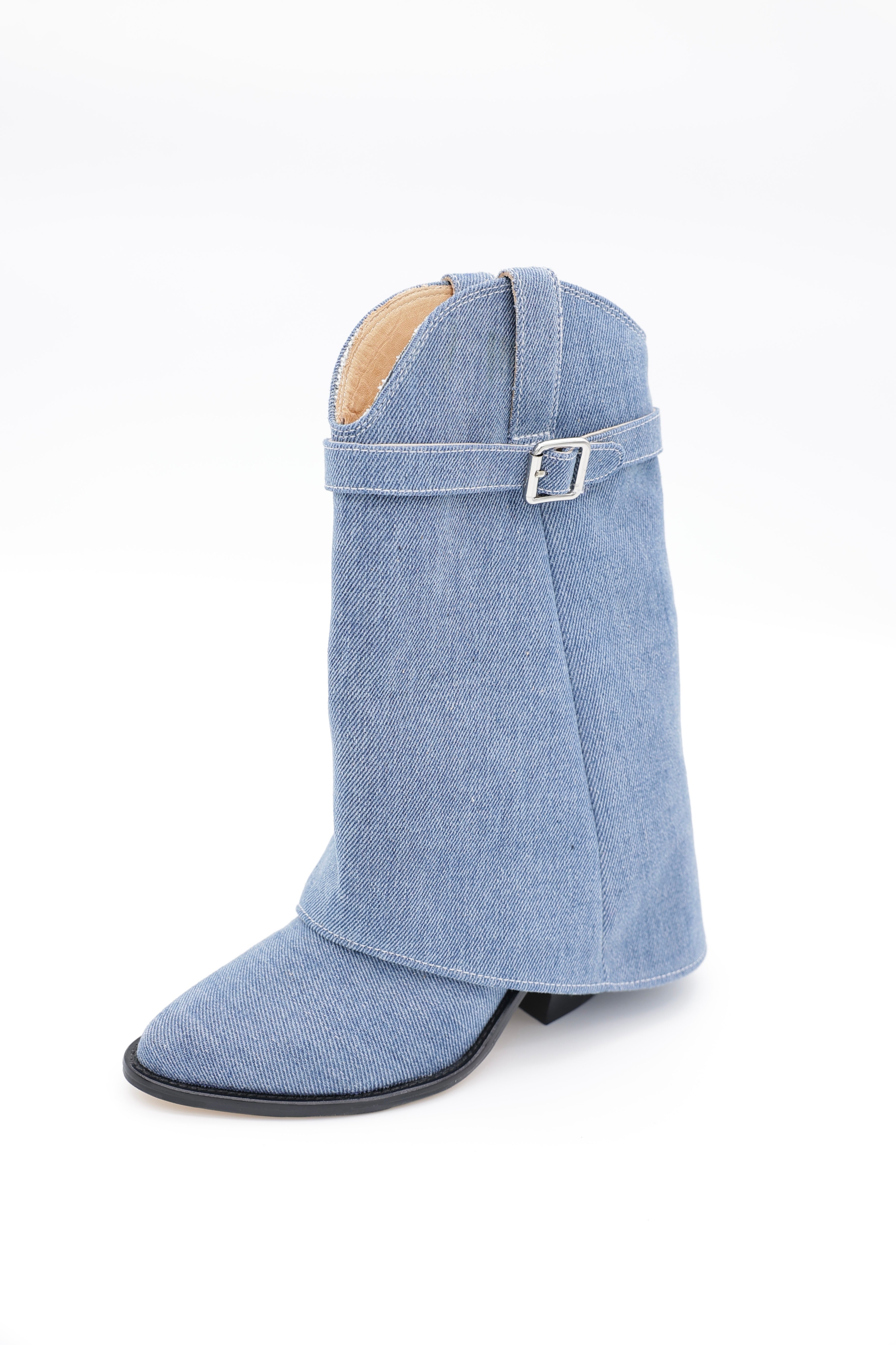 Classy Cowboy Boot — Mezclilla