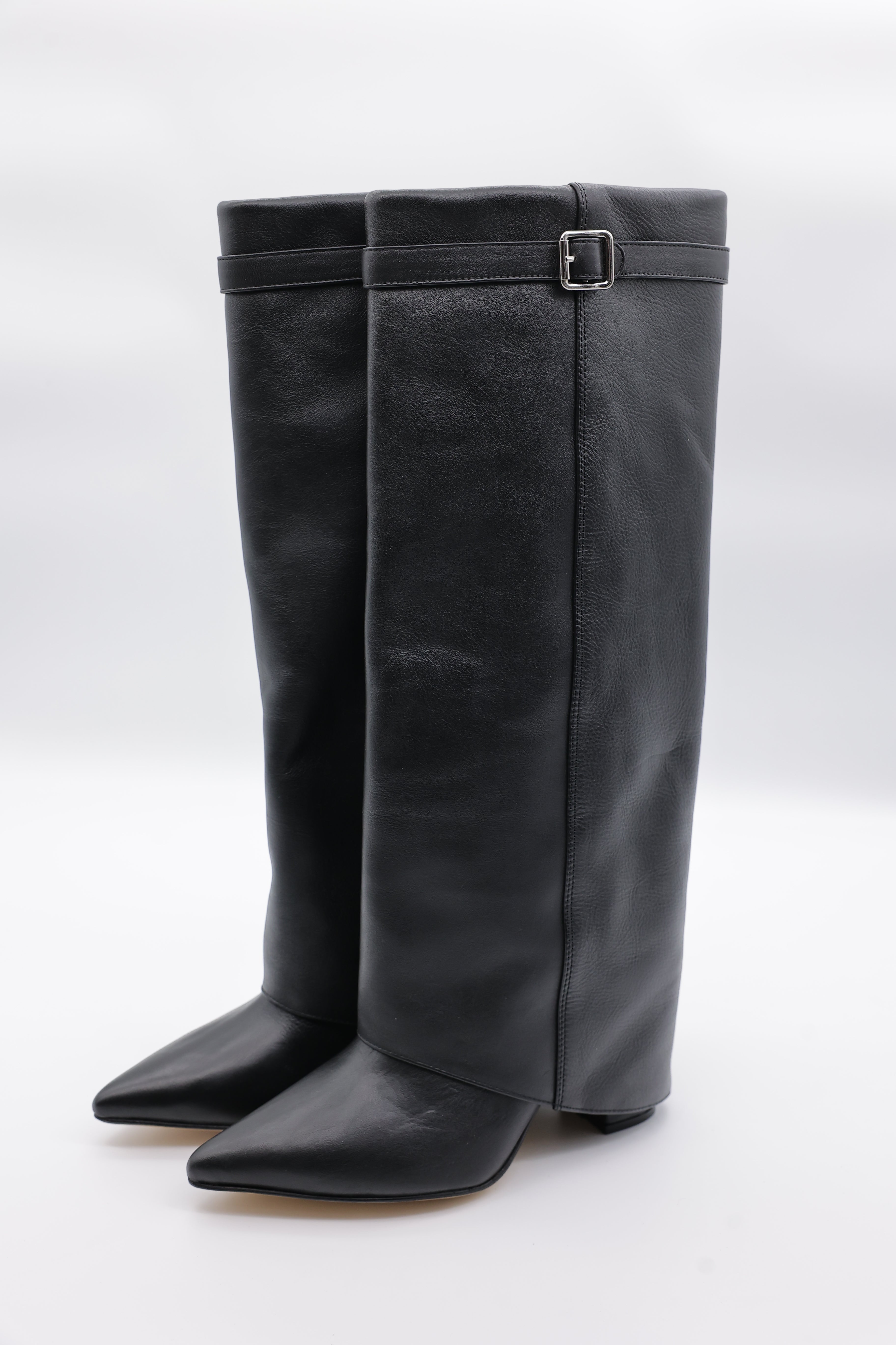 High Bell Boots con Straps - Negra Piel