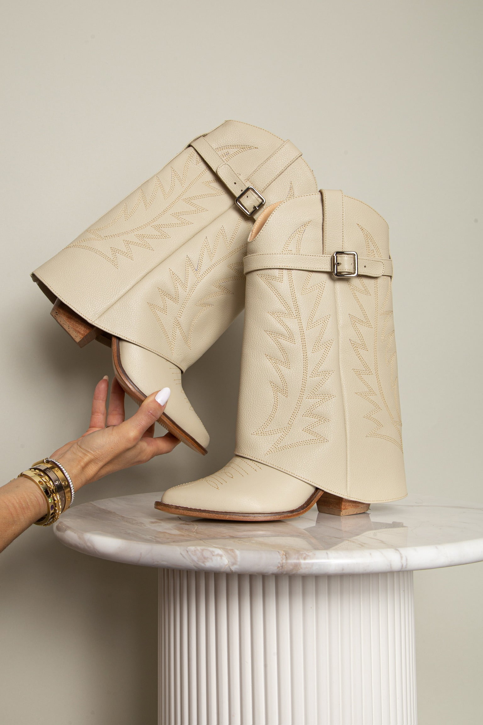 CLASSY COWBOY BOOTS