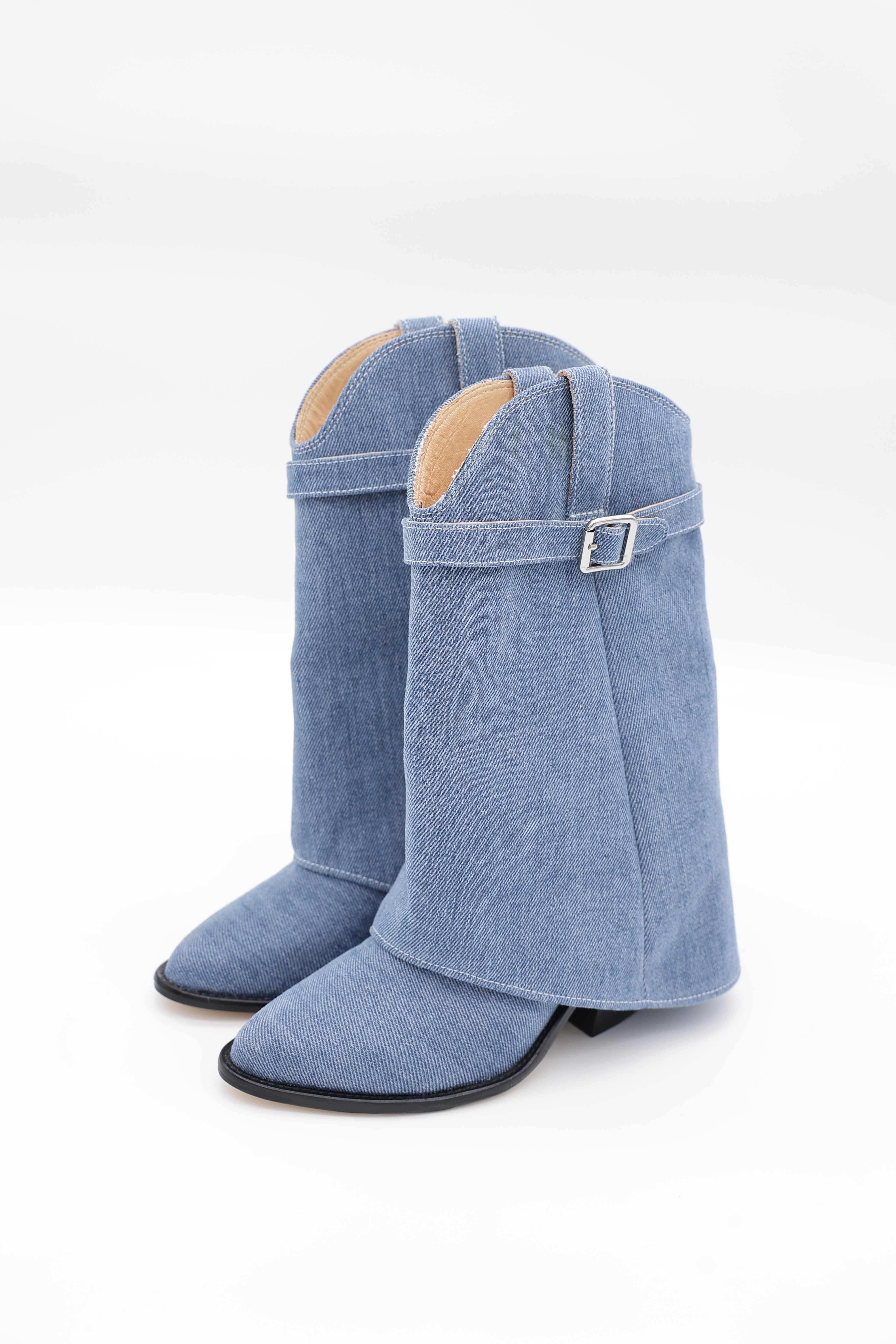 Classy Cowboy Boot — Mezclilla
